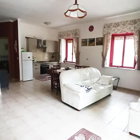 La Casa Nel Bosco Apartment *